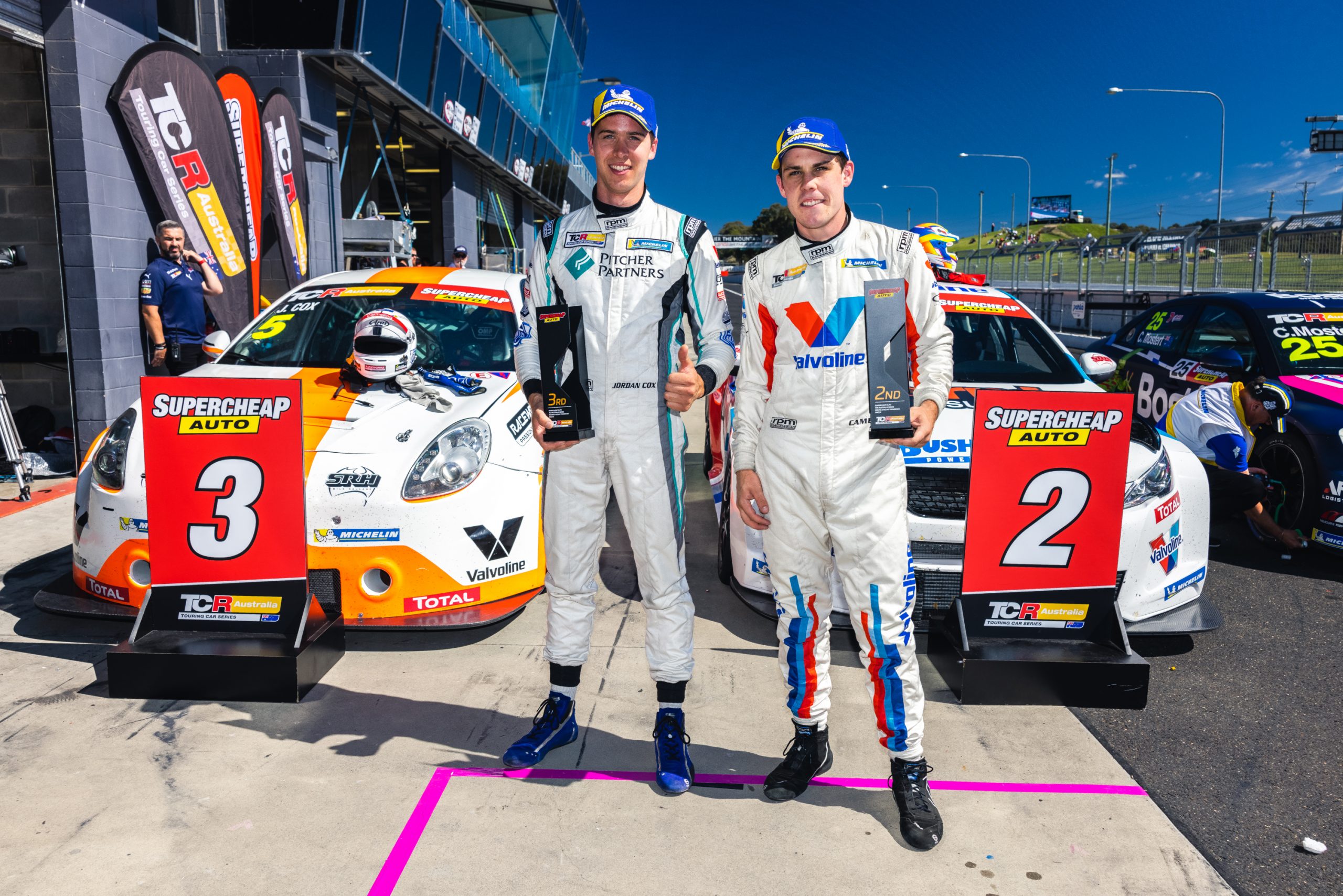 Double podium in final TCR race at Bathurst