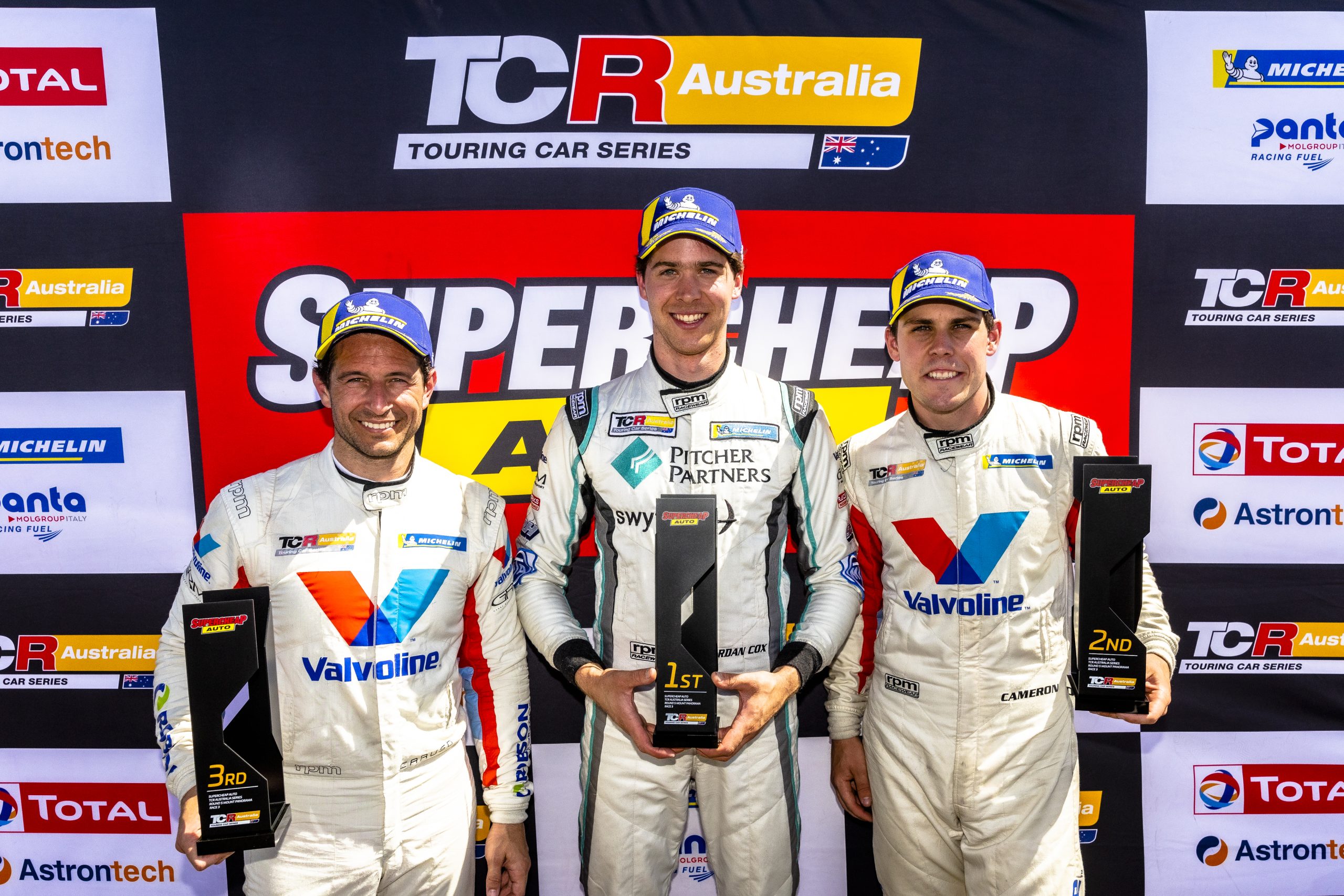 JORDAN COX DOUBLES UP IN SUPERCHEAP AUTO TCR AUSTRALIA FINALE