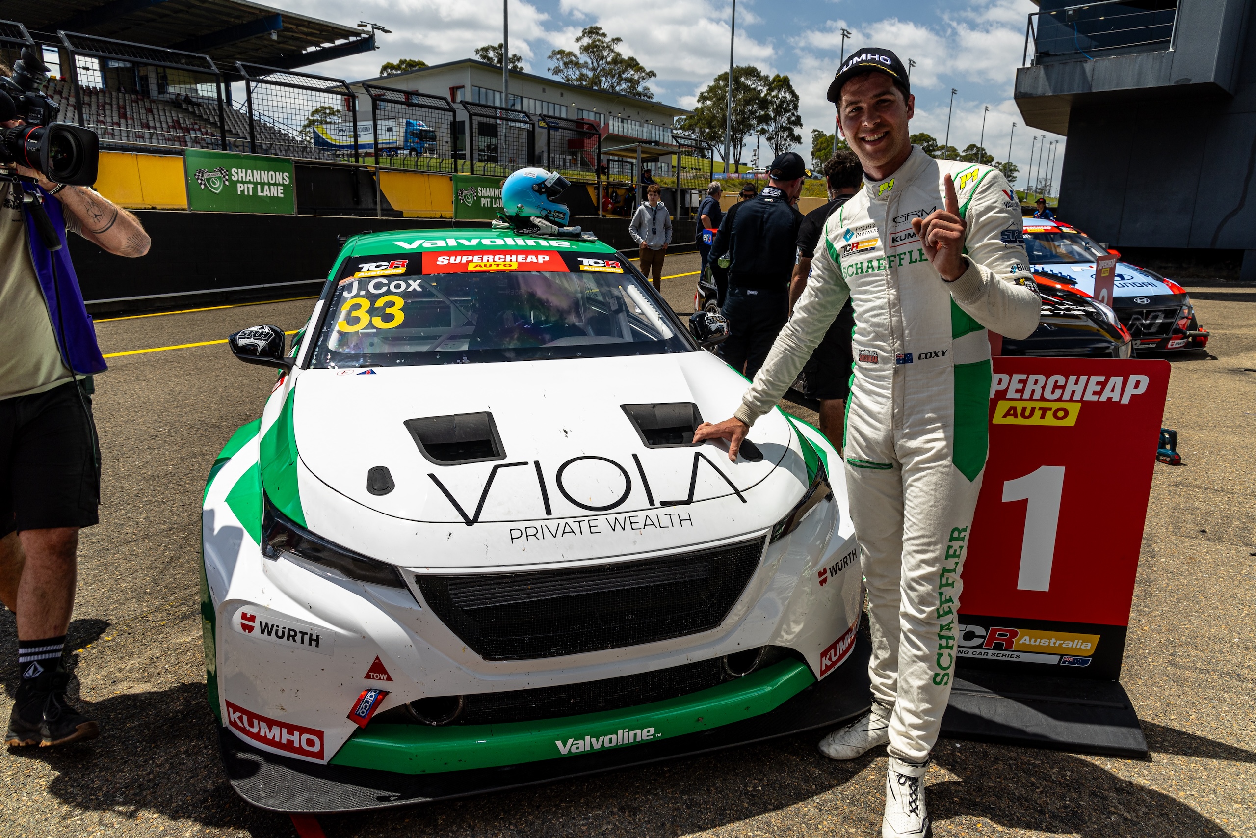 Cox and Schaeffler to Join TCR World Tour Grid at The Bend
